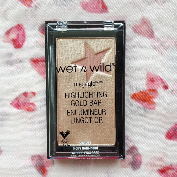 2/$15 Wet n Wild: Megaglo Highlighting Gold Bar - Picture 2 of 9